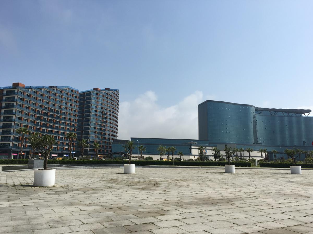 Metro City Batumi Residence Esterno foto